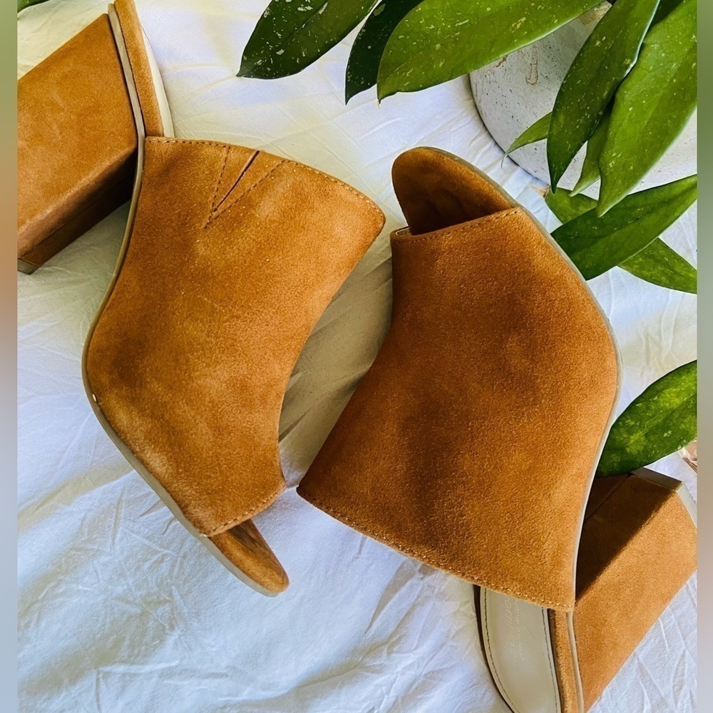 Liz Claiborne leather sandal heels - Picture 2 of 8